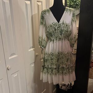 Taylor White and Green Floral Long Sleeve Dress
